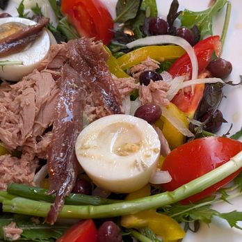 Le Tire Bouchon - Niçoise salad - French Near Me - Nice, 06