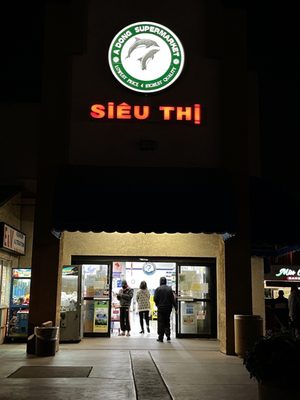 groceries in a bolsa