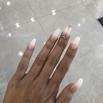 Biltmore Nail Bar - Ombré SNS dipping powder, full set - Nail Salons Near Me - Phoenix, Arizona