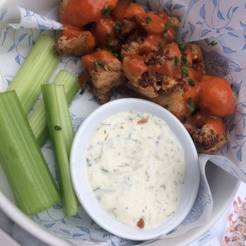 Earls Kitchen + Bar - Buffalo cauliflower - Canadian (New) Near Me - Burnaby, British Columbia