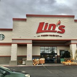 Lin's Market Richfield - Front entrance to Lin's grocery store in Richfield, Utah