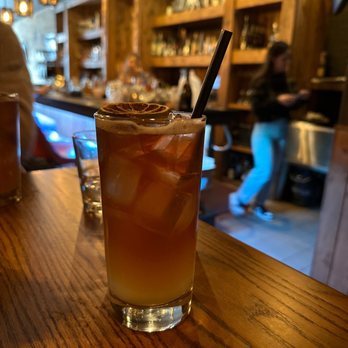 Chalet - Peach Trail Cocktail - New American Near Me - Chicago, Illinois