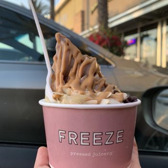 Pressed Juicery - Vanilla Freeze Soft Serve with Toppings - Juice Bars & Smoothies Near Me - Tustin, California Pressed Juicery - Vanilla Freeze Soft Serve with Toppings - Juice Bars & Smoothies Near Me - Tustin, California