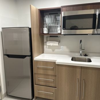 Home2 Suites by Hilton Poughkeepsie - Kitchenette - Hotels Near Me - Poughkeepsie, New York Home2 Suites by Hilton Poughkeepsie - Kitchenette - Hotels Near Me - Poughkeepsie, New York
