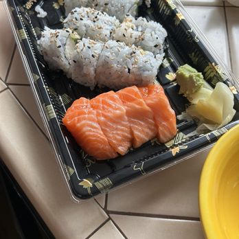 Kuma Sushi - Salmon Sashimi - Sushi Bars Near Me - Los Osos, California Kuma Sushi - Salmon Sashimi - Sushi Bars Near Me - Los Osos, California