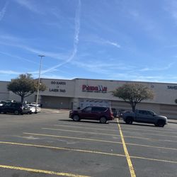 Lake Creek Festival Shopping Center - Pinballz