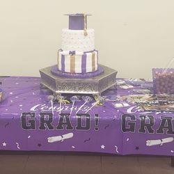 Arely's Cakes & Arrangements