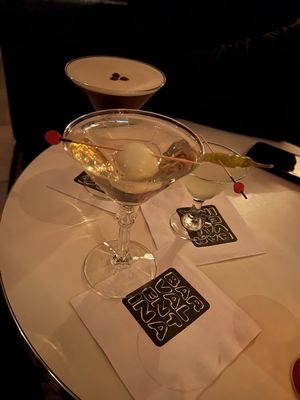 Bar Valentina by null