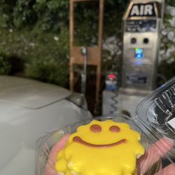 Sully's Ming - Smith's cookies and air