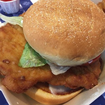 Portillo's Avon - Lightly breaded chicken sandwich - Salad Near Me - Avon, Indiana