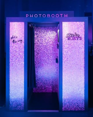 Rick & Roxy's by null