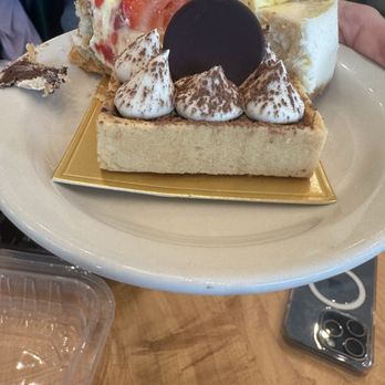 Barrett's Quality Eats - Tiramisu tart - Bakeries Near Me - Coralville, Iowa Barrett's Quality Eats - Tiramisu tart - Bakeries Near Me - Coralville, Iowa