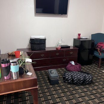 Route 66 Inn - Excuse our stuff but this is the other side of this huge room with the fridge and microwave - Hotels Near Me - Shamrock, Texas Route 66 Inn - Excuse our stuff but this is the other side of this huge room with the fridge and microwave - Hotels Near Me - Shamrock, Texas