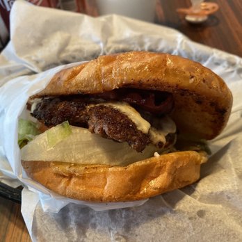 Kamdan's Cafe - Cheeseburger with bacon - Breakfast & Brunch Near Me - Groesbeck, Texas Kamdan's Cafe - Cheeseburger with bacon - Breakfast & Brunch Near Me - Groesbeck, Texas