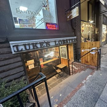 Luke's Lobster Rittenhouse - Entrance - Seafood Near Me - Philadelphia, Pennsylvania Luke's Lobster Rittenhouse - Entrance - Seafood Near Me - Philadelphia, Pennsylvania