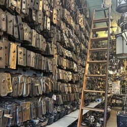 Liz's Antique Hardware