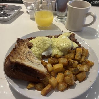 Cafe Madison - Hash and eggs - Breakfast & Brunch Near Me - Albany, New York Cafe Madison - Hash and eggs - Breakfast & Brunch Near Me - Albany, New York