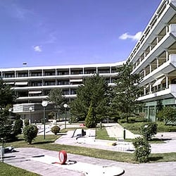 Rehabilitationszentrum, Weißer Hof d. allg - Im Sommer