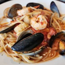 Lorenzo's Fresh Italian Cooking - Lorenzo's Seafood Over Linguine