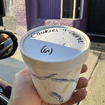 Ruby Scoops - Prepacked Cookies & creme pint $11 - Ice Cream & Frozen Yogurt Near Me - Richmond, Virginia