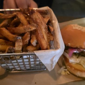 5280 Burger Bar - Perfect burger lunch special - Burgers Near Me - Denver, Colorado 5280 Burger Bar - Perfect burger lunch special - Burgers Near Me - Denver, Colorado