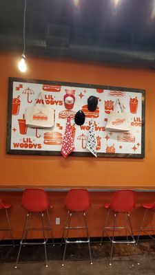 Lil Woody's by null