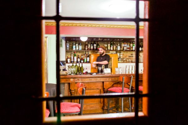 Old Chicago Inn featuring Room 13 by null