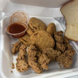 Newt's Fried Chicken - Half order of gizzards and fried green tomatoes w/homemade hot sauce