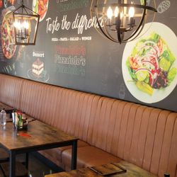Pizzaiolo's - Seating area