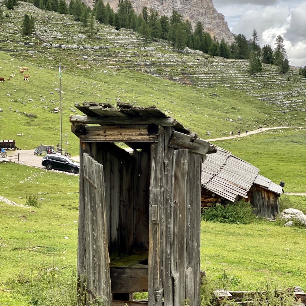 Lavarella - Old outhouse - German Near Me - Marebbe, BZ Lavarella - Old outhouse - German Near Me - Marebbe, BZ