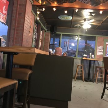 Commandough's - Booths for indoor seating - Pizza Near Me - Zephyrhills, Florida