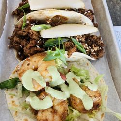 Lilo's Streetfood & Bar - Trio special for 3 tacos...