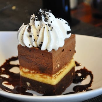 Murphy's - mini-bonzo cake, choc brownie, cheesecake, choc mousse - American Near Me - Atlanta, Georgia