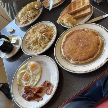 Hubbard Avenue Diner - Breakfast!! - New American Near Me - Middleton, Wisconsin Hubbard Avenue Diner - Breakfast!! - New American Near Me - Middleton, Wisconsin