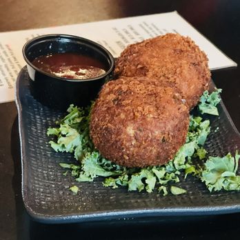 Maxine's On Shine - Crab cakes - New American Near Me - Orlando, Florida Maxine's On Shine - Crab cakes - New American Near Me - Orlando, Florida