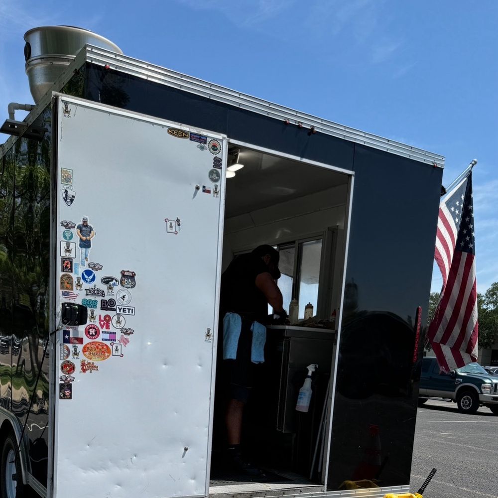 Tio Bros - As I'm waiting ... and watching ... - Food Trucks Near Me - Amarillo, Texas