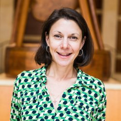 Sophie Johnson - Coaching at a national conference of female executives in the design space