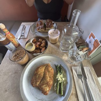 Alder & Sage - Chicken Milanesa Breakfast Sandwich Weiser Crispy Potatoes - Breakfast & Brunch Near Me - Long Beach, California Alder & Sage - Chicken Milanesa Breakfast Sandwich Weiser Crispy Potatoes - Breakfast & Brunch Near Me - Long Beach, California