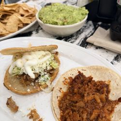 Taqueria El Toro - Pre-salsa bar