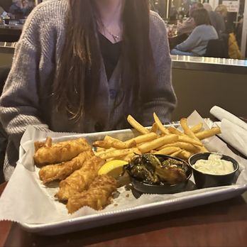 Wolfies Grill - Geist - Fish and chips - American Near Me - Indianapolis, Indiana Wolfies Grill - Geist - Fish and chips - American Near Me - Indianapolis, Indiana