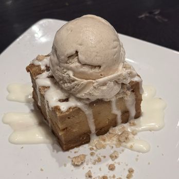 Pearl & Vine - Apple pie bread pudding - New American Near Me - Katy, Texas Pearl & Vine - Apple pie bread pudding - New American Near Me - Katy, Texas