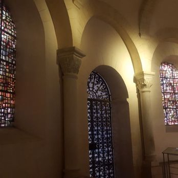 Abbaye Saint-Philibert - Churches Near Me - Tournus, 71