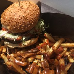 Sullys of Muskoka Gourmet - It was so beautiful before I picked it up ...i immediately decided to take a picture and post a review on Yelp.  So my hands messed it up!