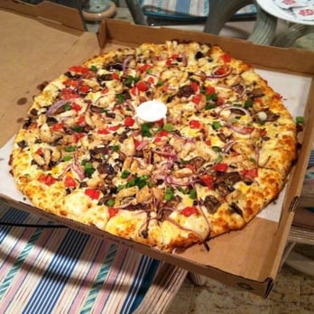 Round Table Pizza - Chicken Garlic Gourmet - Pizza Near Me - Claremont, California Round Table Pizza - Chicken Garlic Gourmet - Pizza Near Me - Claremont, California