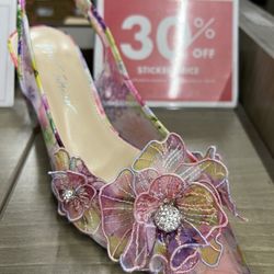 DSW Designer Shoe Warehouse
