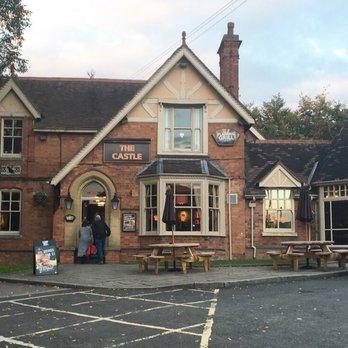 The Castle - Dinner at the castle - Pubs Near Me - Droitwich, WOR The Castle - Dinner at the castle - Pubs Near Me - Droitwich, WOR
