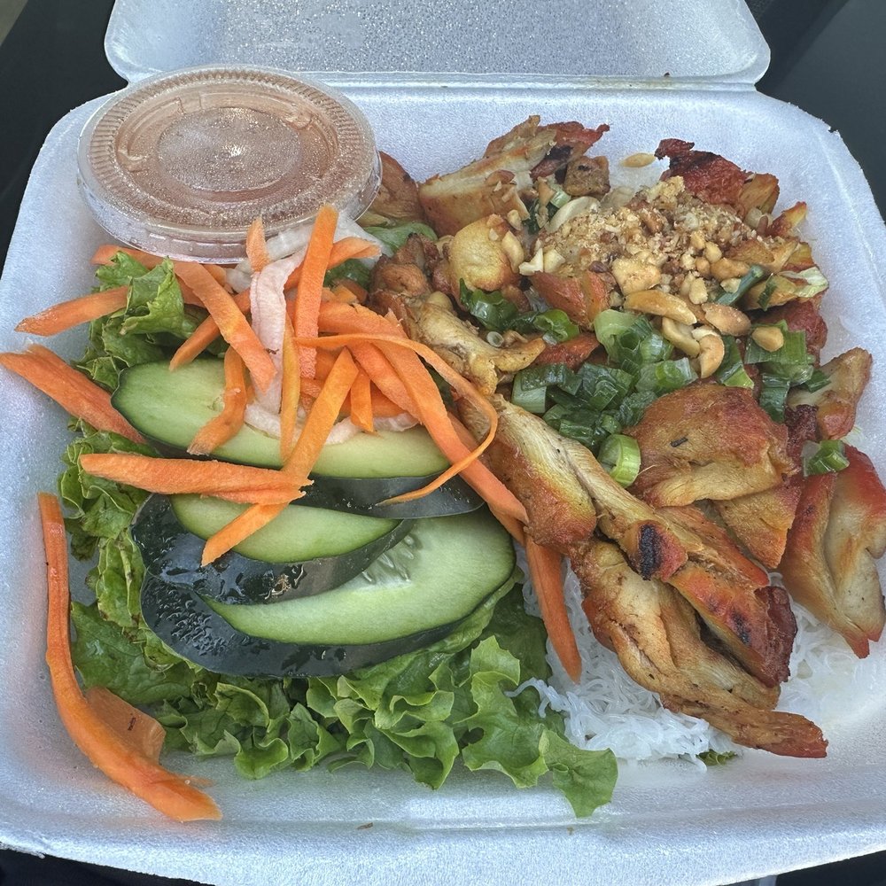 Basil Leaf Vietnamese Restaurant - 62. Grilled Lemongrass Chicken to go - Vietnamese Near Me - Albuquerque, New Mexico