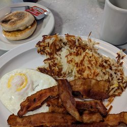 Red Wheel Restaurant - One egg breakfast with bacon