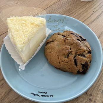 Goodthing Coffee - Hokkaido cheesecake and chocolate walnut cookie - Coffee & Tea Near Me - Burlingame, California