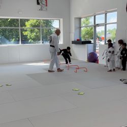 Warm up drills to help w/cardio, coordination, and finish off w/self defense throw down!